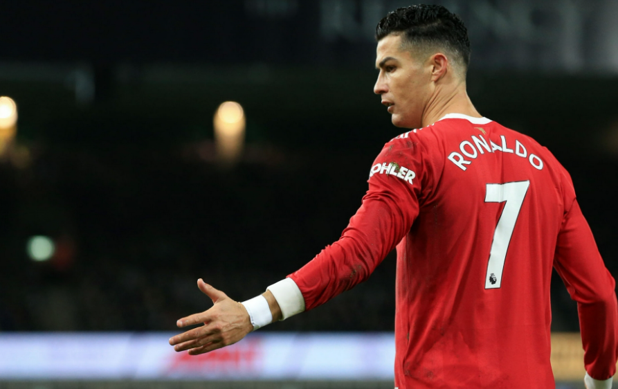 沙特联赛：C罗里程碑之夜，传奇再续引热议