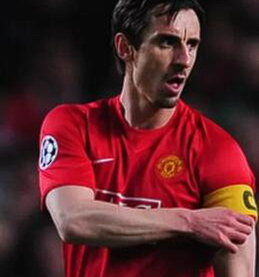 曼联赛场表现引内维尔批判：错失良机与斗志缺失之思