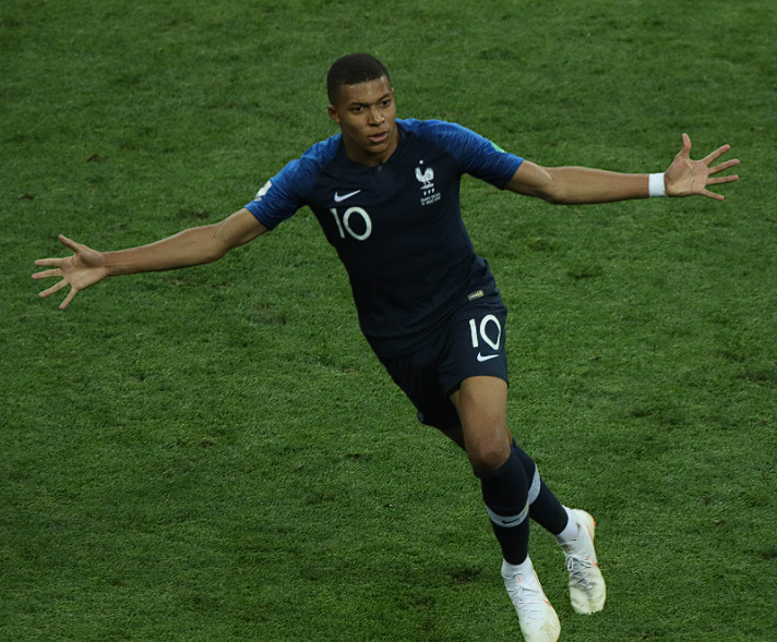 皇马新年首训动态：<a href='/news/tag/1092104' style='color: blue;'>卡瓦哈尔</a>复出在望，伤员恢复进展受关注